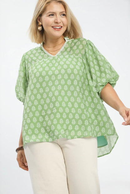 Abstract Print Top Curvy
