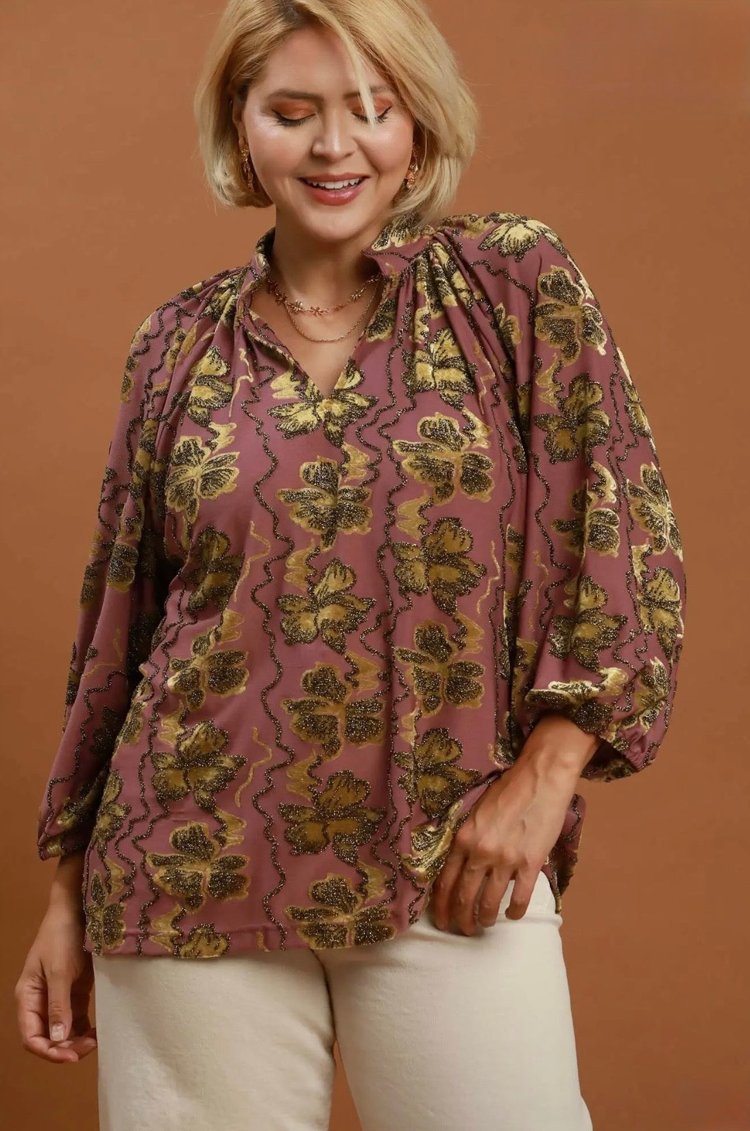 Velvet Floral Blouse Curvy
