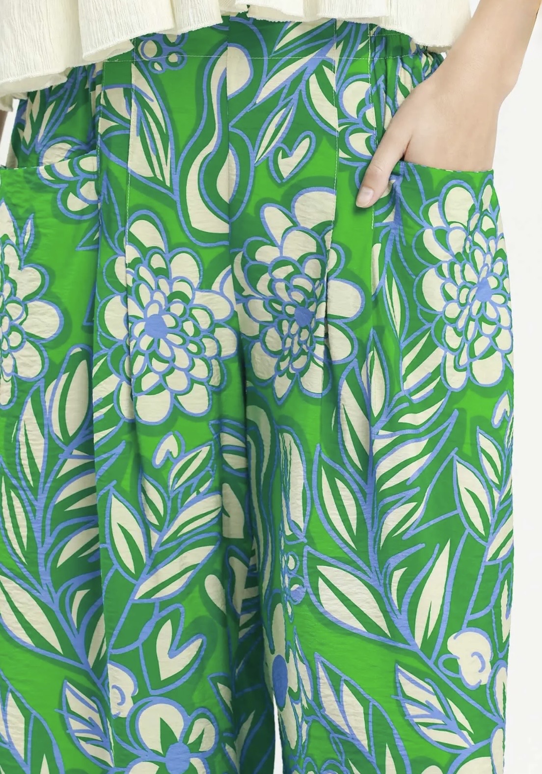 Tropical Floral Cropped Pants