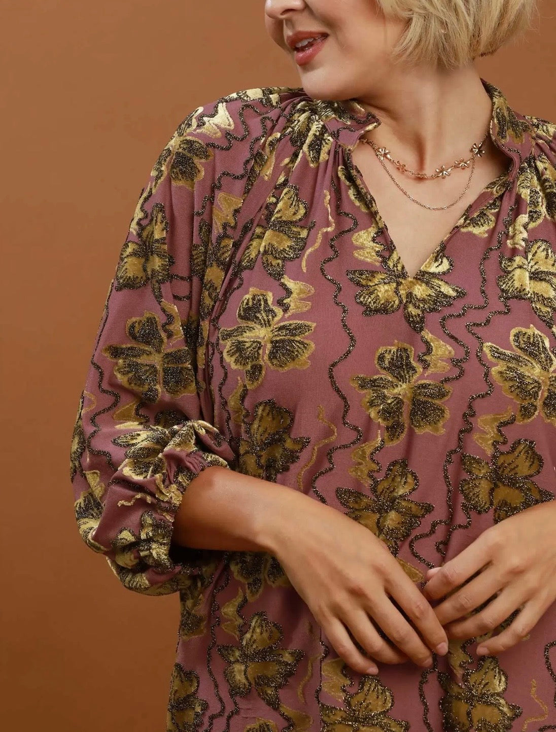 Velvet Floral Blouse Curvy